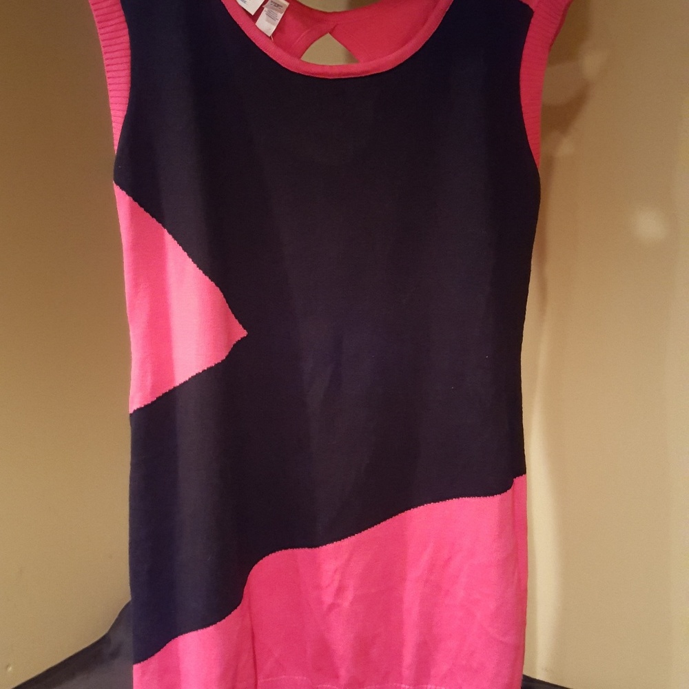 Junior Size XL Sleeveless Sweater